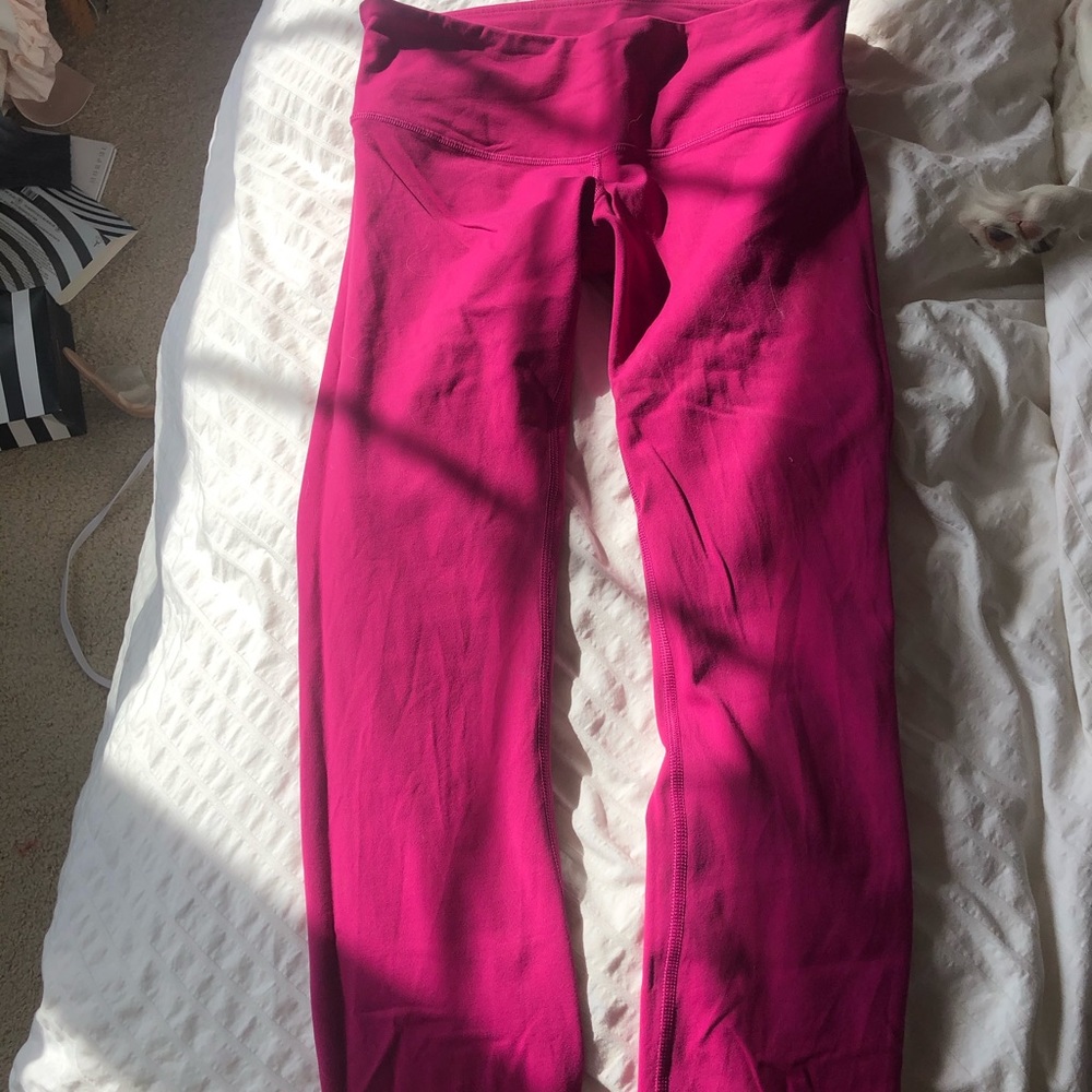 Hot pink lululemon wonder under size 6